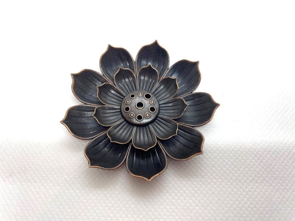 Räucherstäbchenhalter Aus Speckstein – Lotusblüte Graviert, 10 Cm, Schwarz/grau